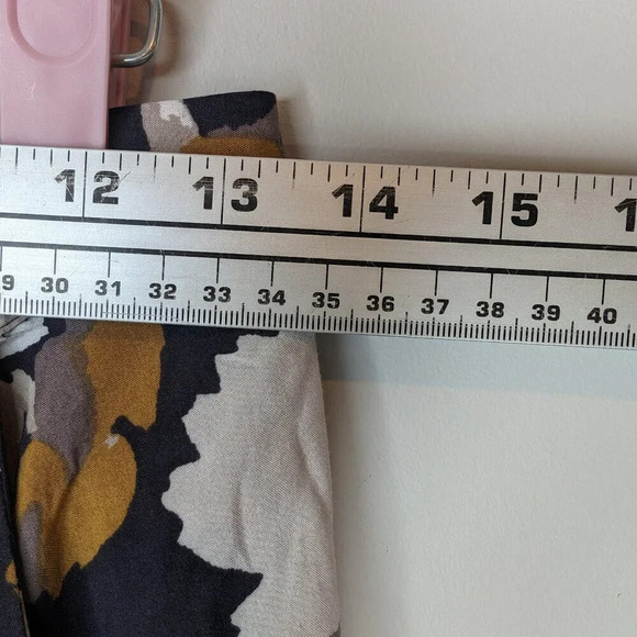 Old Navy Flowy Mini Skirt Navy Blue  Tan White Floral with Pockets Women XS - Picture 6 of 8